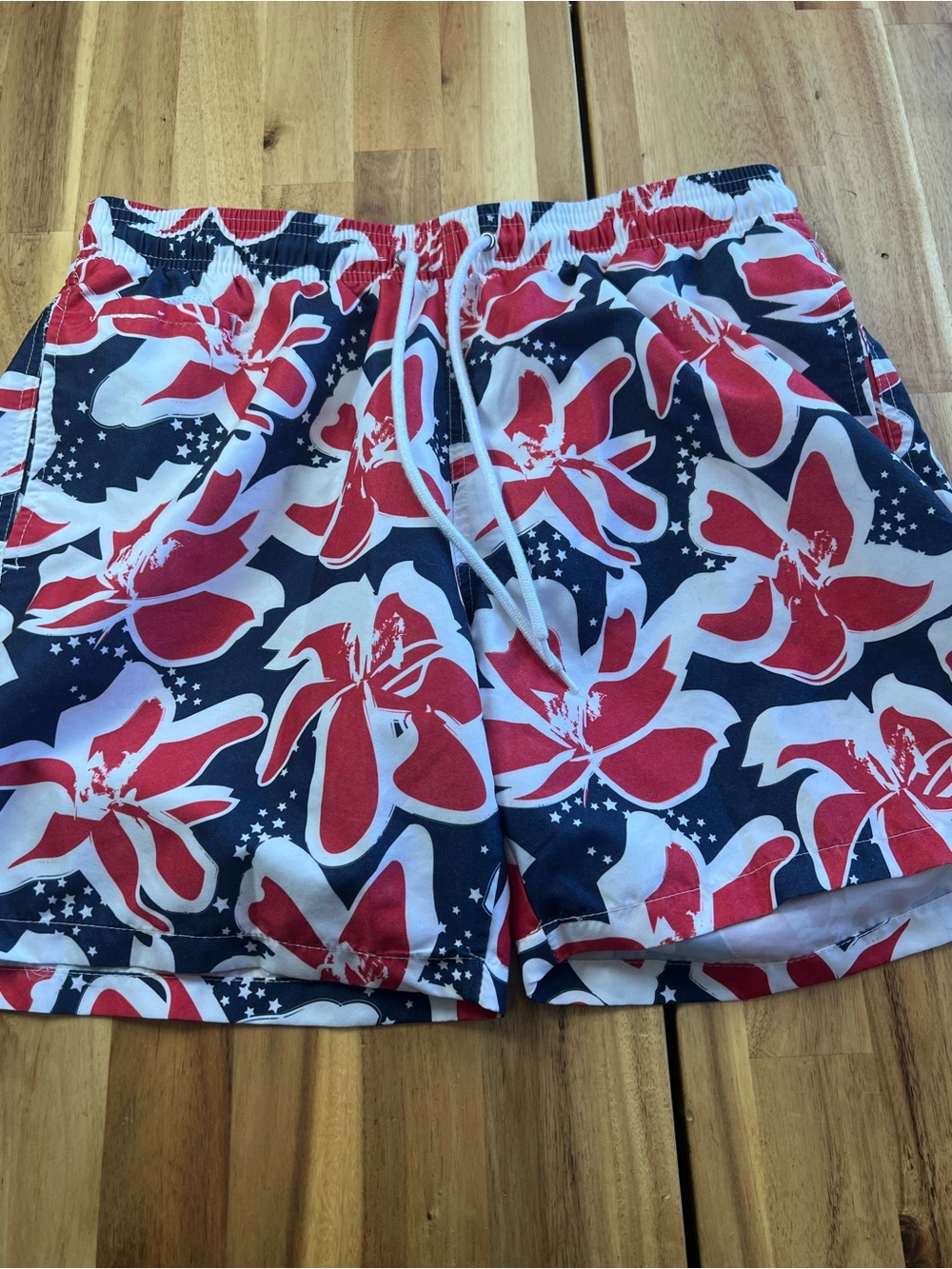 Free Planet Men’s Large Patriotic Floral Swim Trunks Red White Blue Lined Shorts